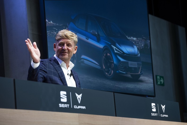 2020-07-08-seat-inwestuje-w-przyszlosc-4