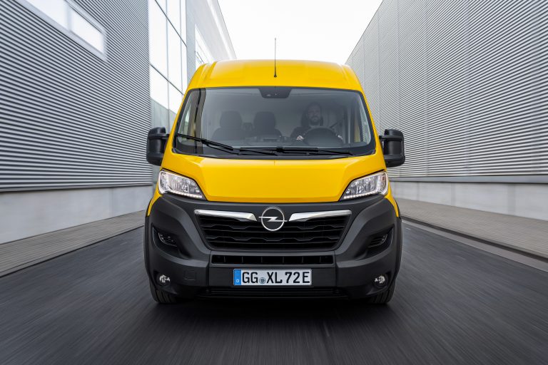 01 Opel Movano e