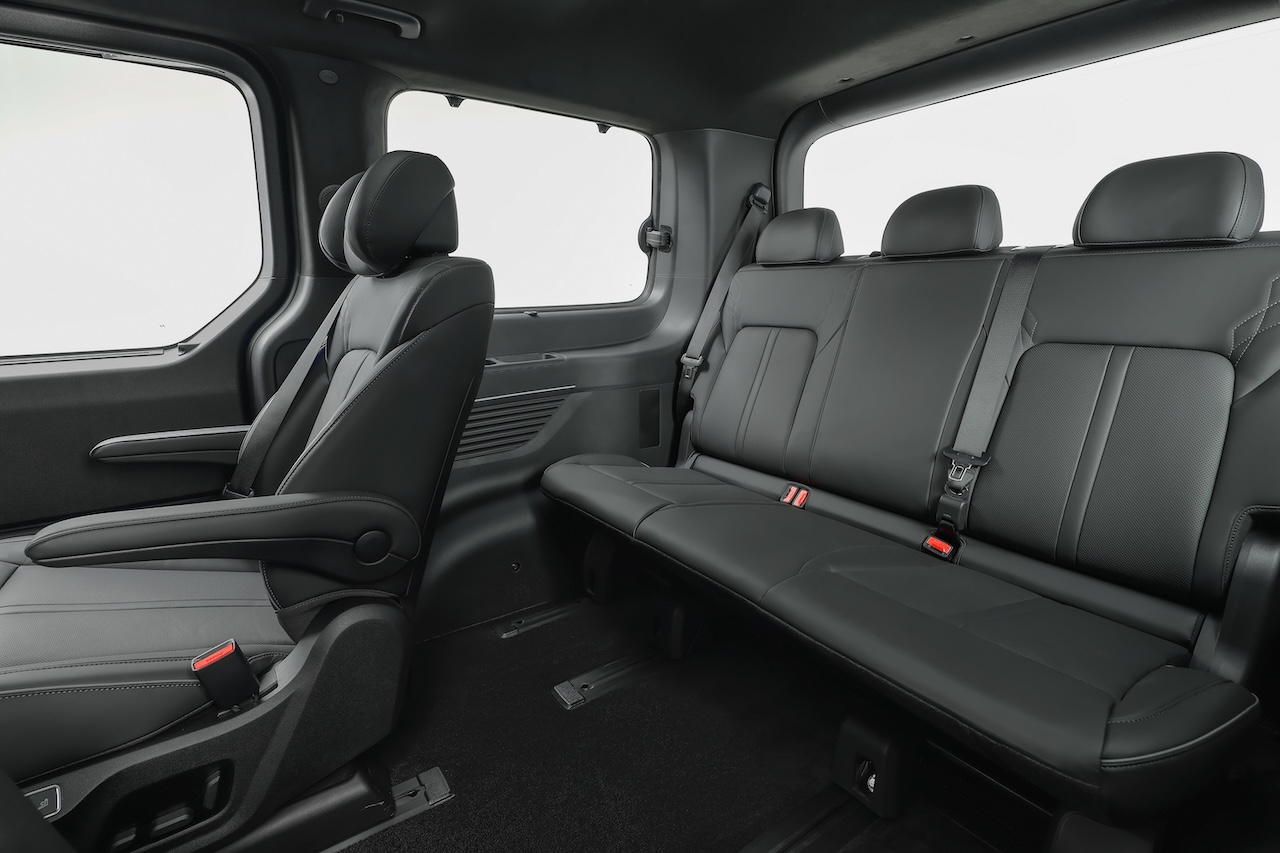 03 hyundai staria electric 0126 interior