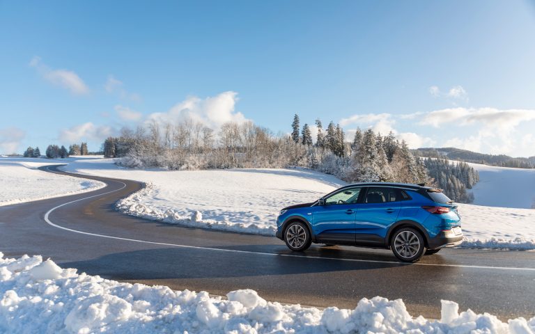 Opel Grandland X Hybrid4