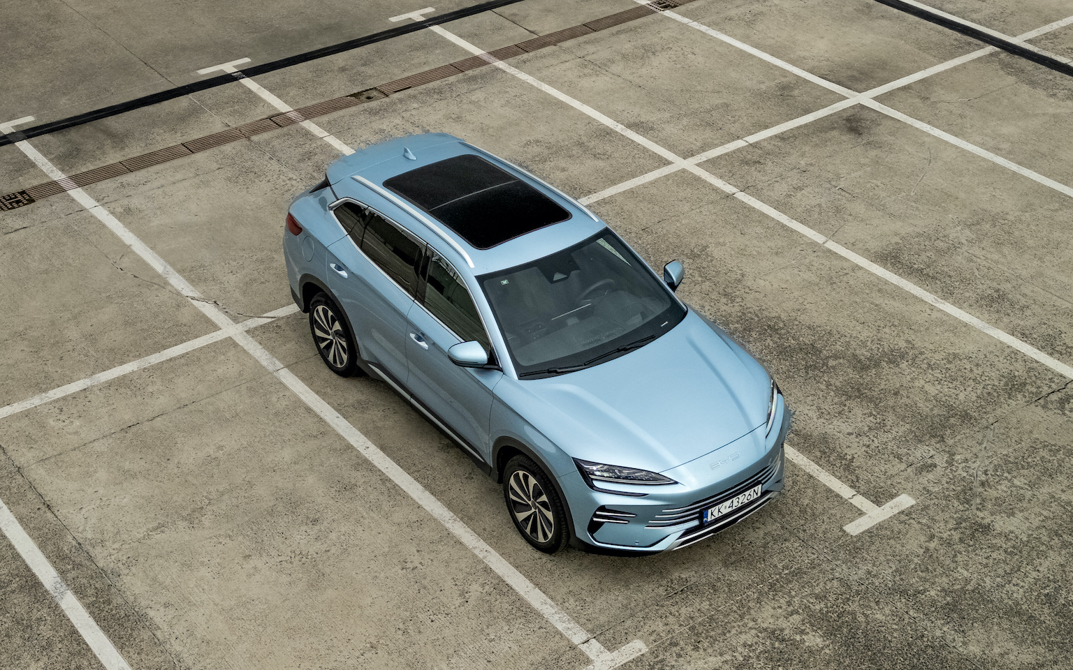 widok z góry na BYD SEAL U DM-i z dachem panoramicznym