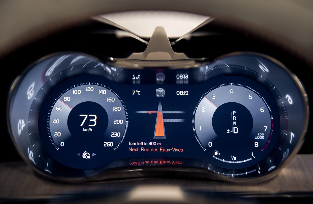 140131 volvo concept estate 1250x813