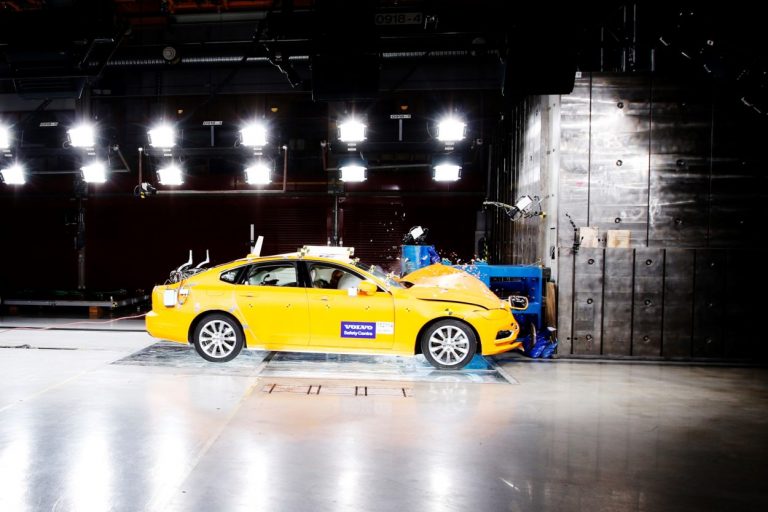 Volvo S90 Small Overlap Crash Test