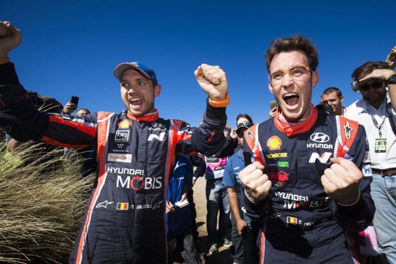 2017 FIA World Rally Championship Round 05, Rally Argentina 24-30 April 2017 Atmosphere Portrait Day 3 Thierry Neuville, Nicolas Gilsoul Photographer: Helena El Mokni Worldwide copyright: Hyundai Motorsport GmbH