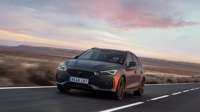 Cupra Leon VZ Cup z przodu/boku