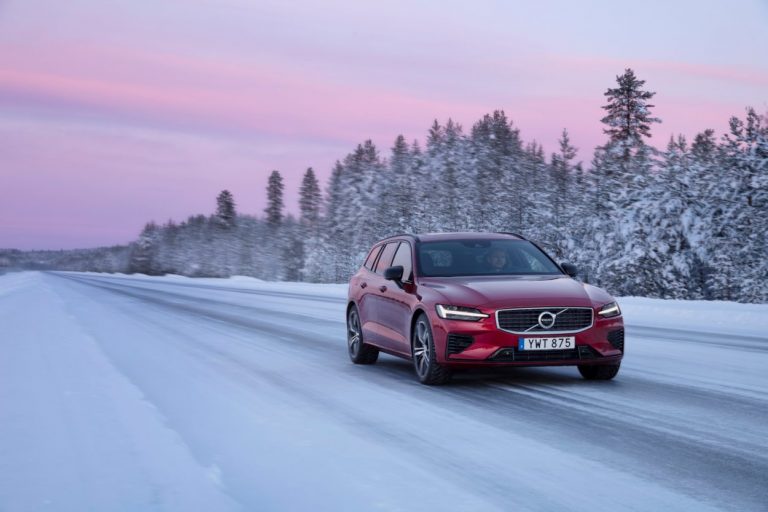 Volvo V60 T8 Test Drive in Luleå, Sweden