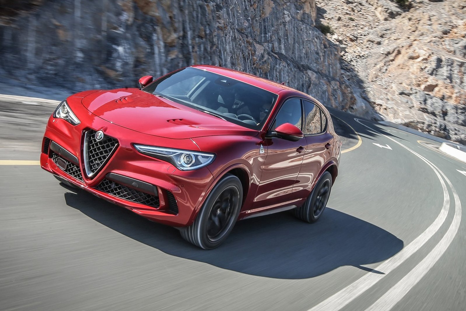 Alfa Romeo Stelvio Quadrifoglio 2018 1600 0c