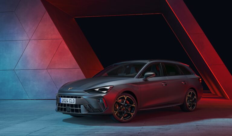 CUPRA Leon Sportstourer 01 HQ