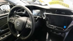 elektryczny Opel Corsa-e - kokpit