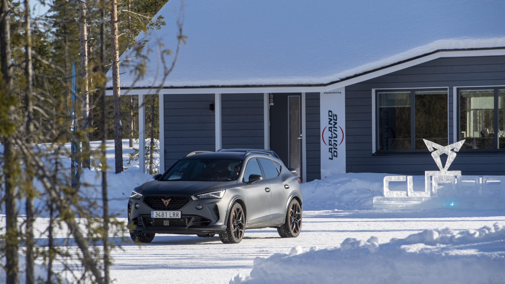 zimowa szkoła jazdy na śniegu - CUPRA Formentor VZ5 w Laponii