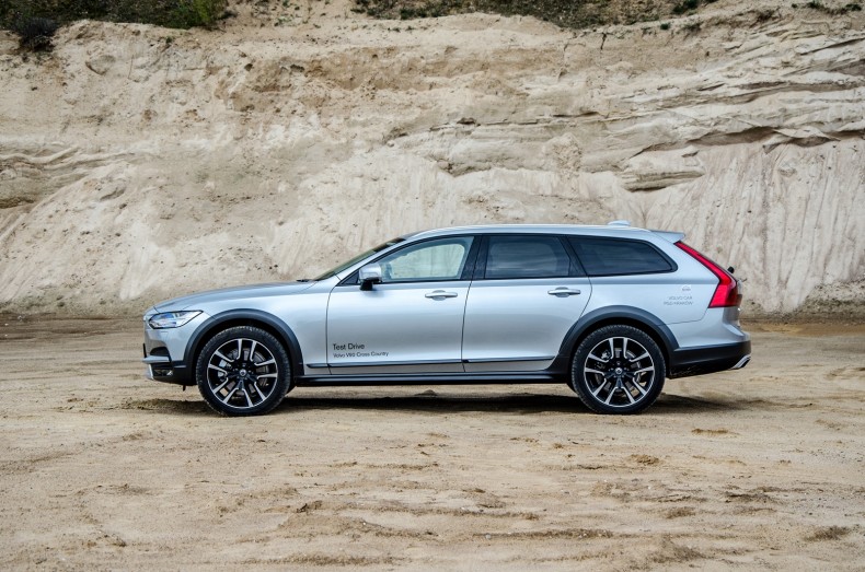 Volvo V60 Cross Country D4 i Volvo V90 Cross Country D5