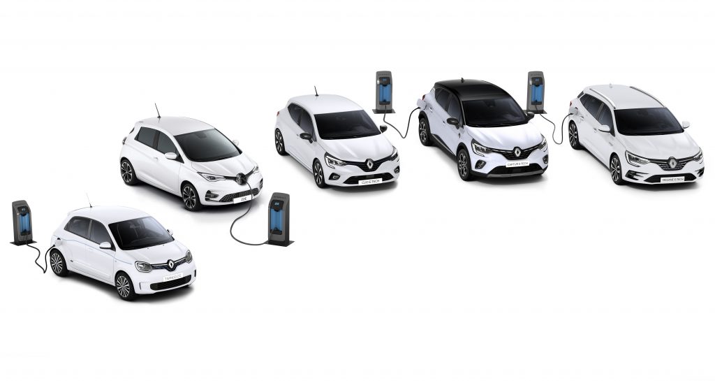 gama pięciu białych aut elektrycznych Renault podczas ładowania, czy warto kupić używany samochód elektryczny