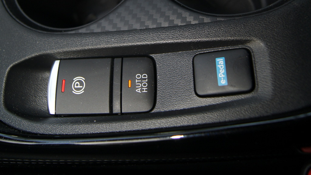 nissan juke hybrid - w modelu zastosowano e-Pedal znany wcześniej z modelu Leaf
