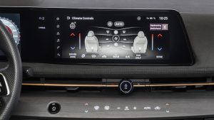 wskaźniki wyświetlacz samochodu, sterowanie klimatyzacją - zamówienia na Nissana Ariya