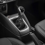 Nowe silniki w Nissanie Micra biala Micra N Sport Interior Details Gear stick source