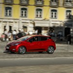 Nowe silniki w Nissanie Micra czerwona Micra Xtronic Dynamic Side 5 source