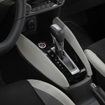 Nowe silniki w Nissanie Micra czerwona Micra Xtronic Interior Details Gear stick source