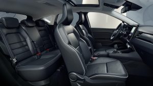 wnętrze fotele samochoduwyświetlacze, zegary samochodu - nowy Mitsubishi ASX