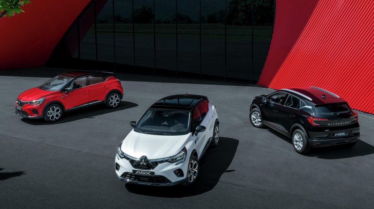 trzy samochodu widok z góry, czerwony, biały, czarny Nowy Mitsubishi ASX