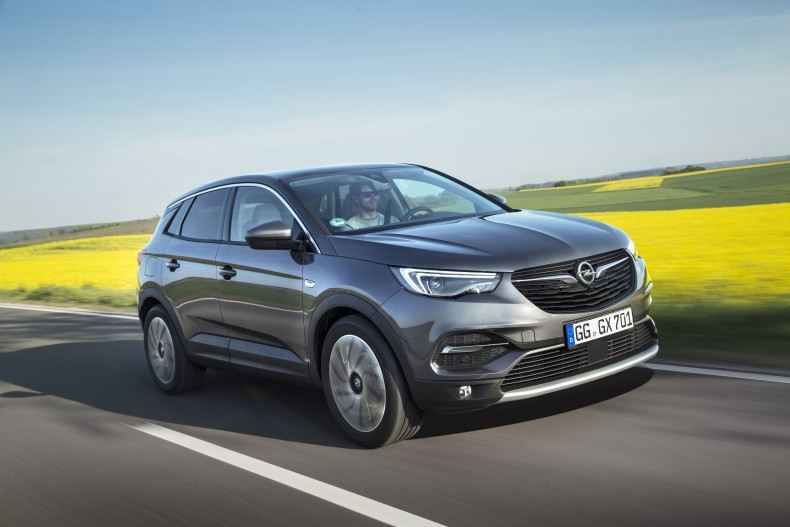 Compact, clean: The new 1.5-litre diesel engine of the Opel Grandland X is designed to meet strict future emissions requirements.