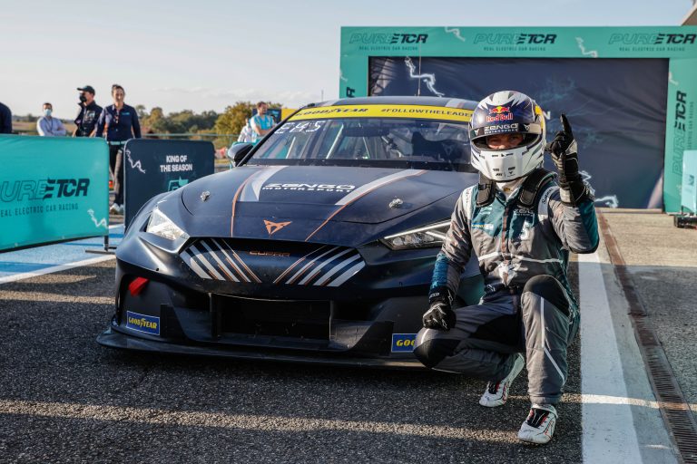 PURE ETCR CUPRA i Mattias Ekstrom mistrzami w klasyfikacji producentów i kierowców