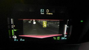 widok z noktowizora - układ noktowizyjny samochodu - system DS Night Vision test DS 4 E-TENSE hybryda plug-in jazda testowa