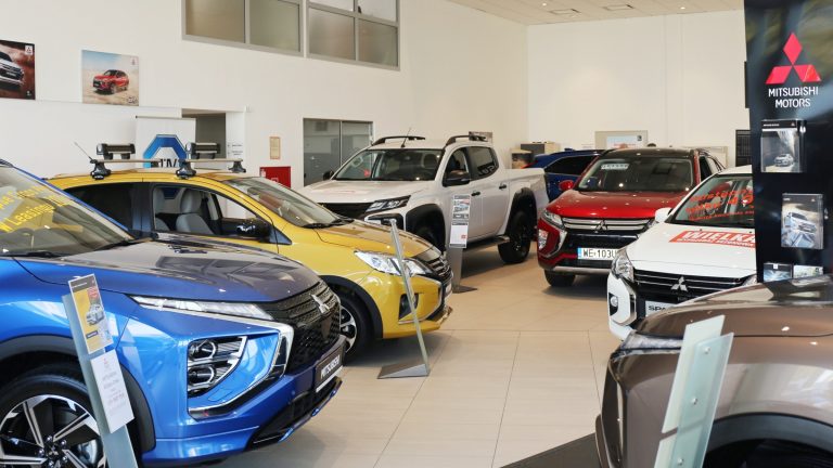 Wyprzedaż rocznika 2021 Mitsubishi Japan Motors (1)