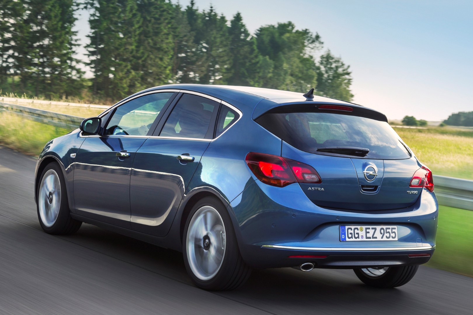 Opel Astra J Komputer Pokladowy Instrukcja Używany Opel Astra J: jak spisuje się auto, które jeszcze możesz kupić jako nowe? | Blog PGD