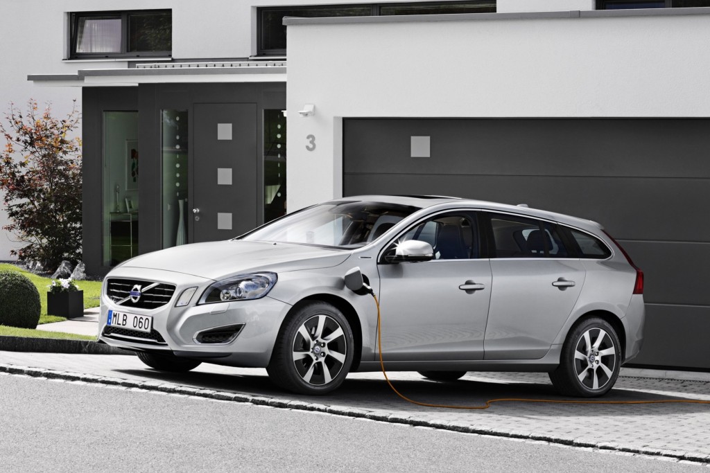 Volvo na etapie przejściowym do elektromobilności. A