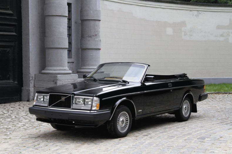 Volvo 262C "Solaire" from 1981. The plan was to have a series of 50 262C convertibles built by the independent company Solaire in California on behalf of Volvo Cars of North America. Only five cars were built, however, before production was stopped, partly due to concerns about the car's safety in a crash Today, the car belongs to Guy Vermant, the Belgian Volvo collector, and has undergone complete renovation.