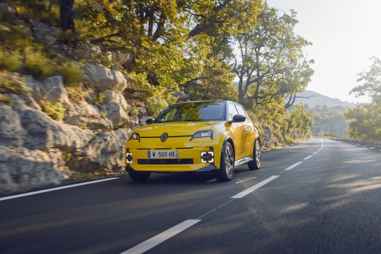 Blog 03 25 Renault 5 E Tech electric iconic OKL