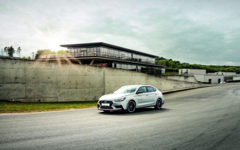 csm_hyundai-driving-academy-06-1610_68aaed90d3