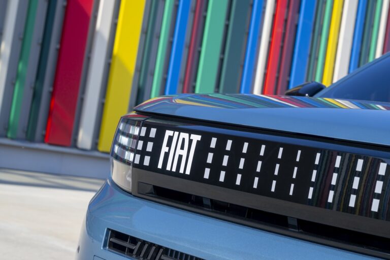 Fiat grande panda hybrid icon detail