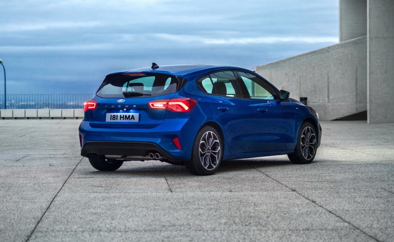 ford_focus_st-line_39