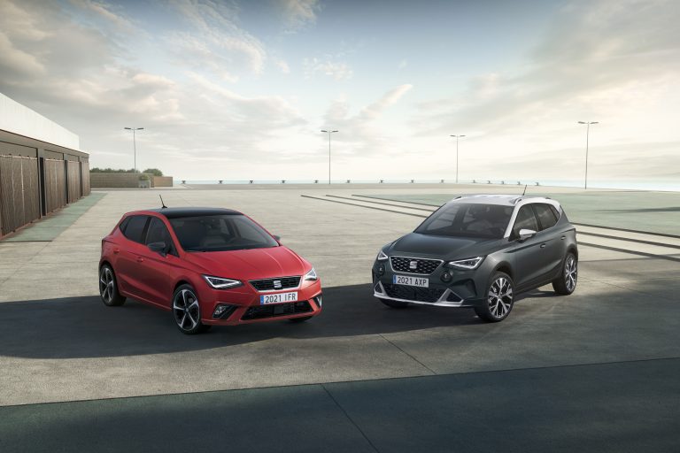 dwa samochody Seat Ibiza, wyprzedaż rocznika SEAT-a i CUPRY