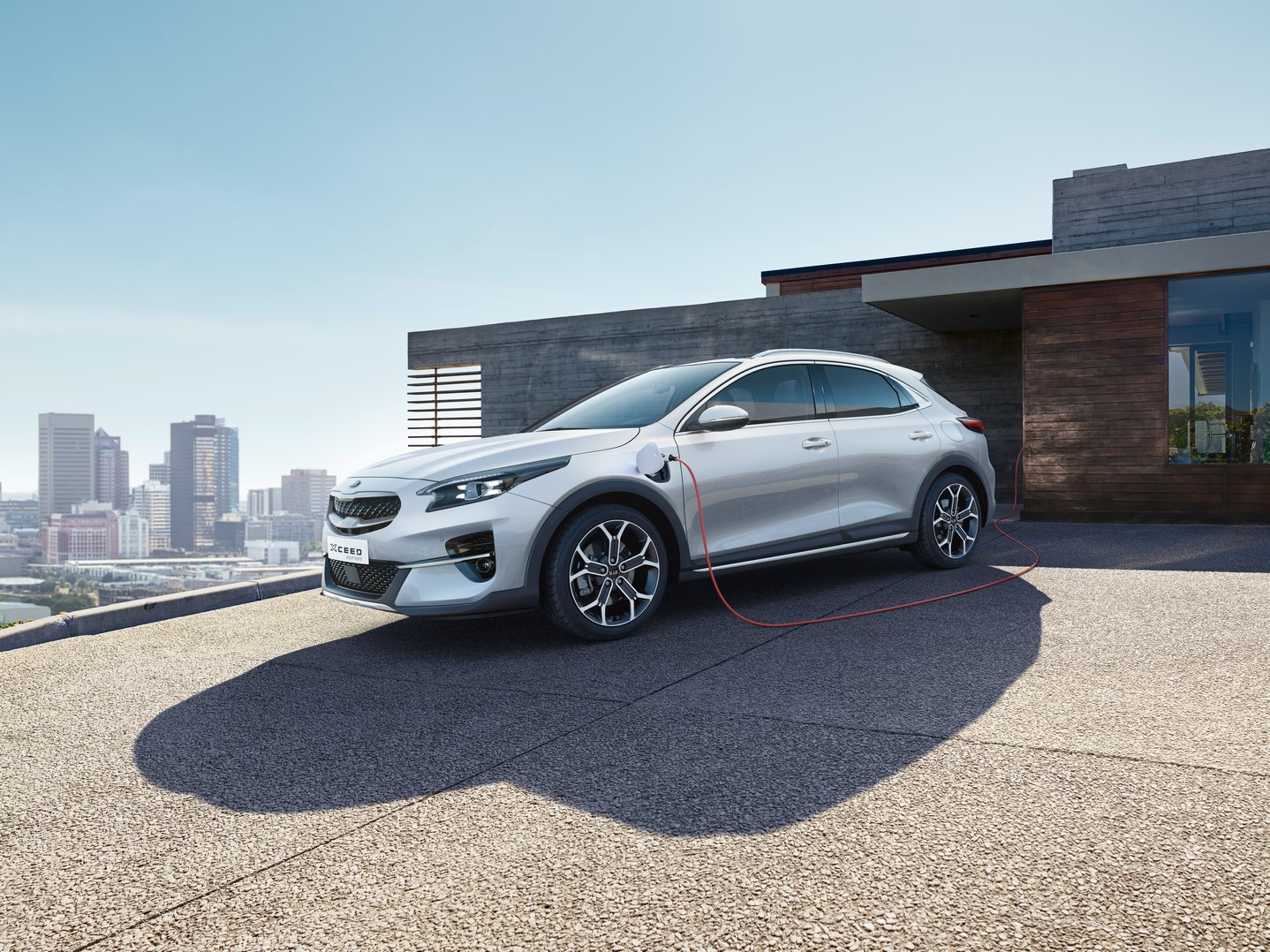 Kia xceed phev my20 3 4 front with charging cable 16014 94704a