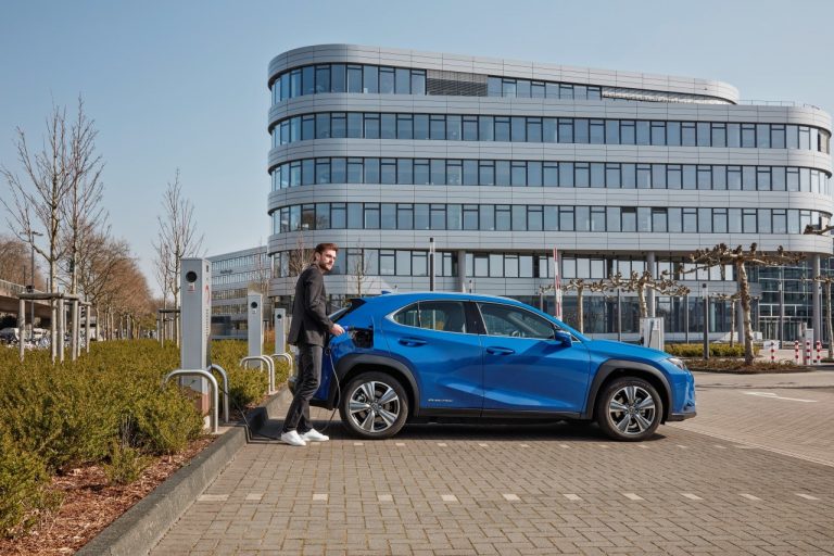 Lexus ux 300e