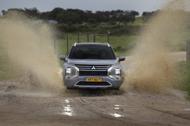 Mitsubishi new outlander phev moonstone grey 024lr