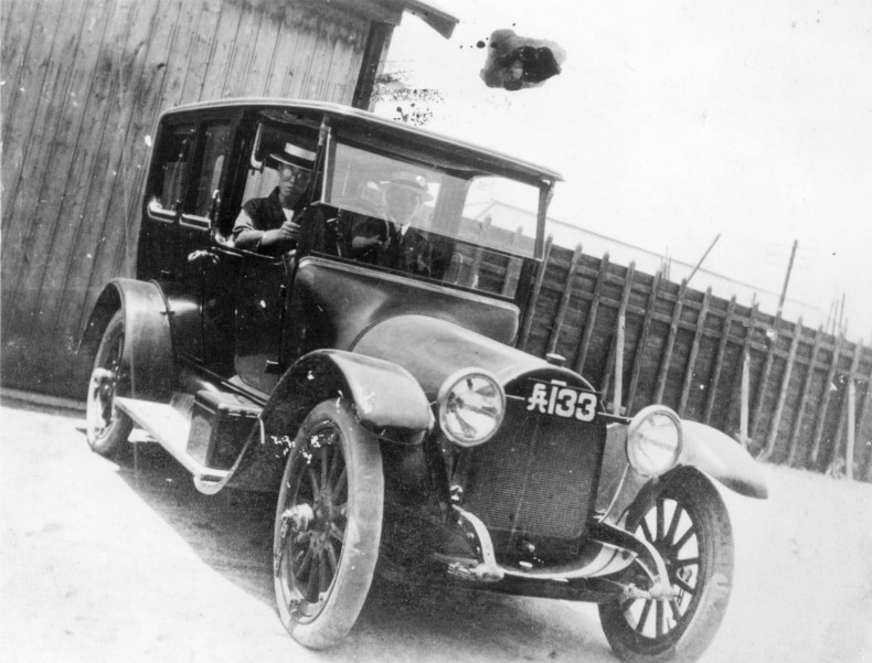 model_a_period_pix_2