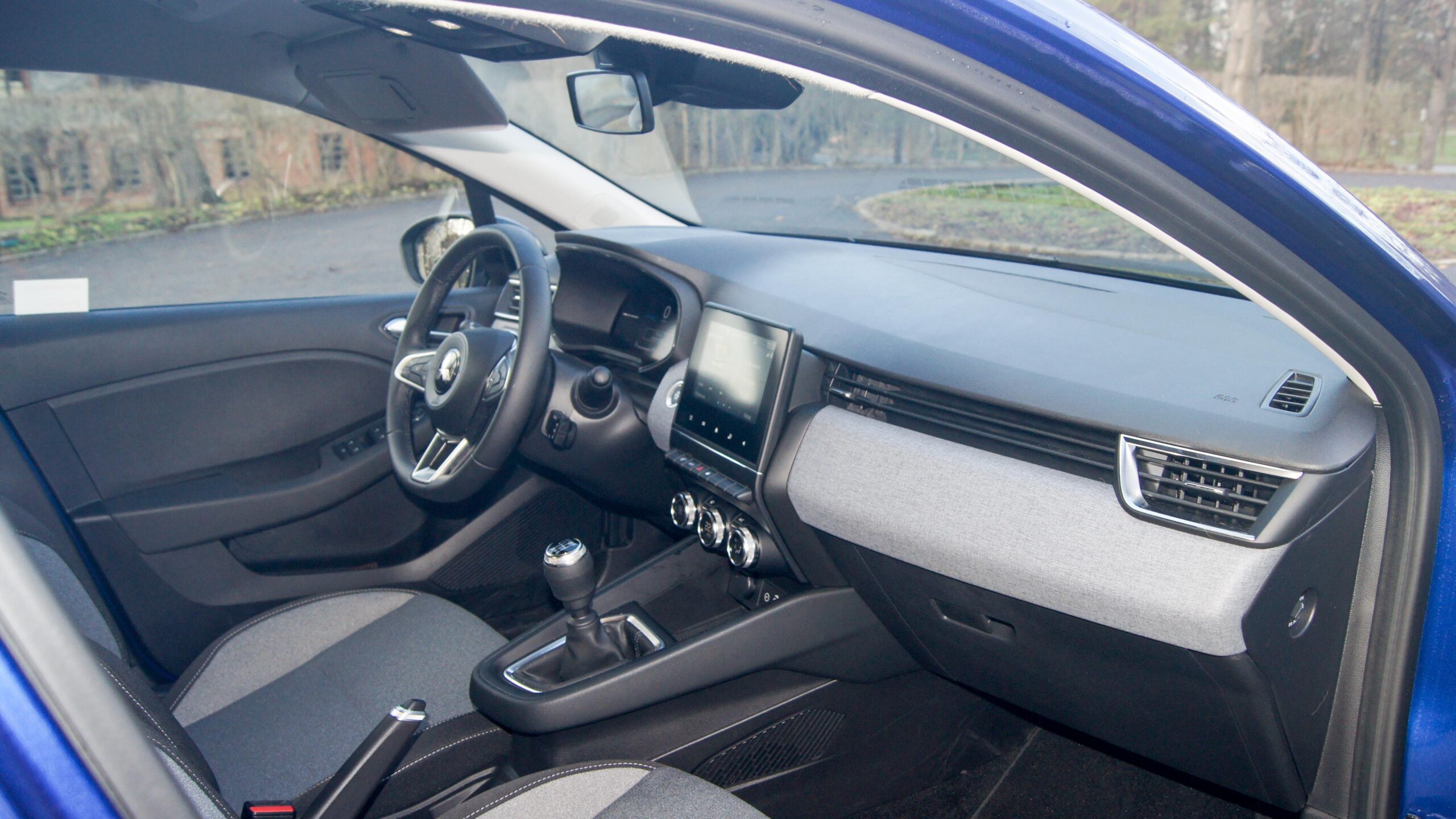 wnętrze Mitsubishi Colt 2025