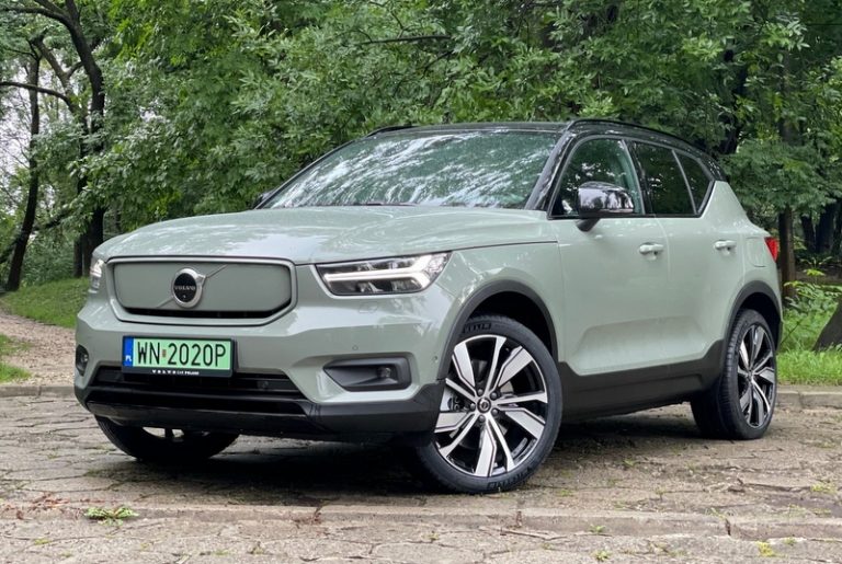 Volvo XC40 Recharge;