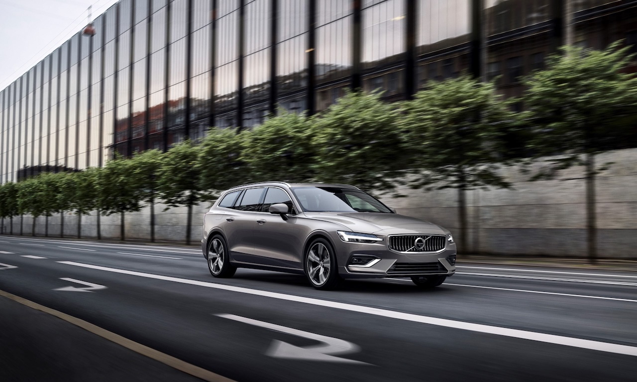 Volvo lato bez vat 223576 new volvo v60 exterior 1 scaled