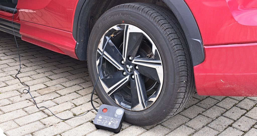 Właściwe ciśnienie w oponach. Sprawdzić ciśnienie opon, spalanie paliwa