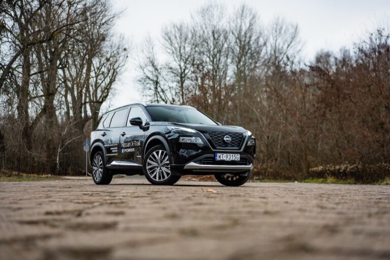 X trail okladka
